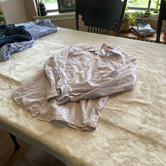 Mens DKNY Button Down Shirt. Size Small. - Picture 3 of 3